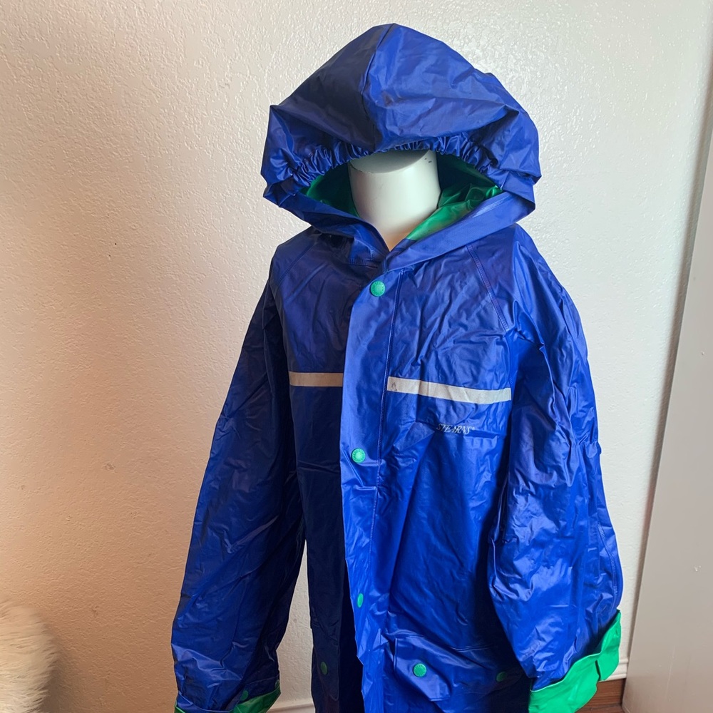 very nice stearns children's raincoat